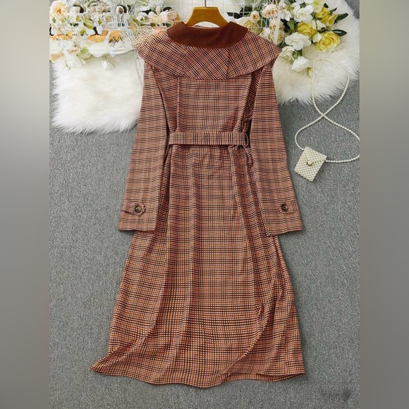 Retro Vintage Plaid Women's Trench Coat - Picture 2 of 5